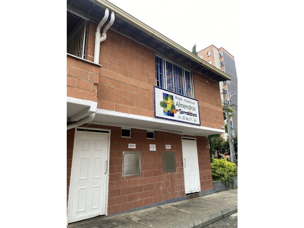 Vendo Amplia Casa de 92m2 En la Unidad Almendros de Terranova Niquia — foto 2