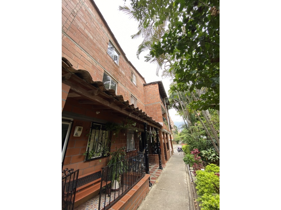 Vendo Amplia Casa de 92m2 En la Unidad Almendros de Terranova Niquia — foto 3