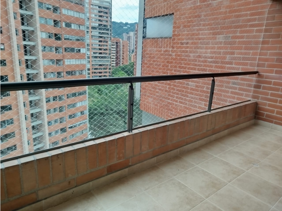 Apartamento en venta en la exclusiva Loma de Los Parra, El Poblado — foto 2