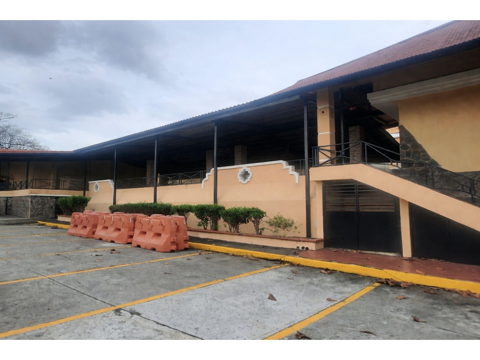 SE ALQUILA LOCAL EN AMADOR CAUSEWAY 313 Mtrs