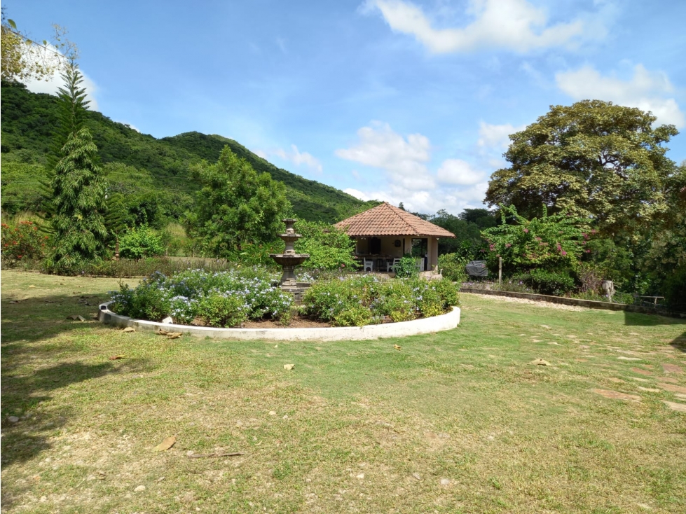 FINCA DE LUJO EN VENTA CON CASA Y ACCESO AL RÍO (C.P) - 5