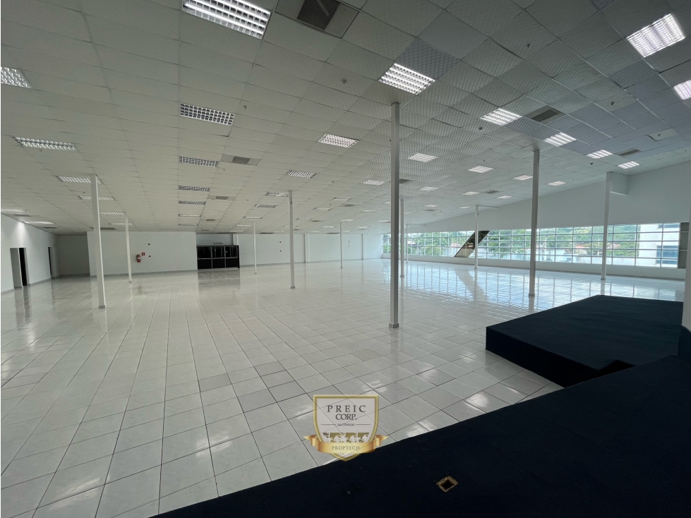 Alquiler o Venta local Comercial Via Domingo Diaz — foto 2