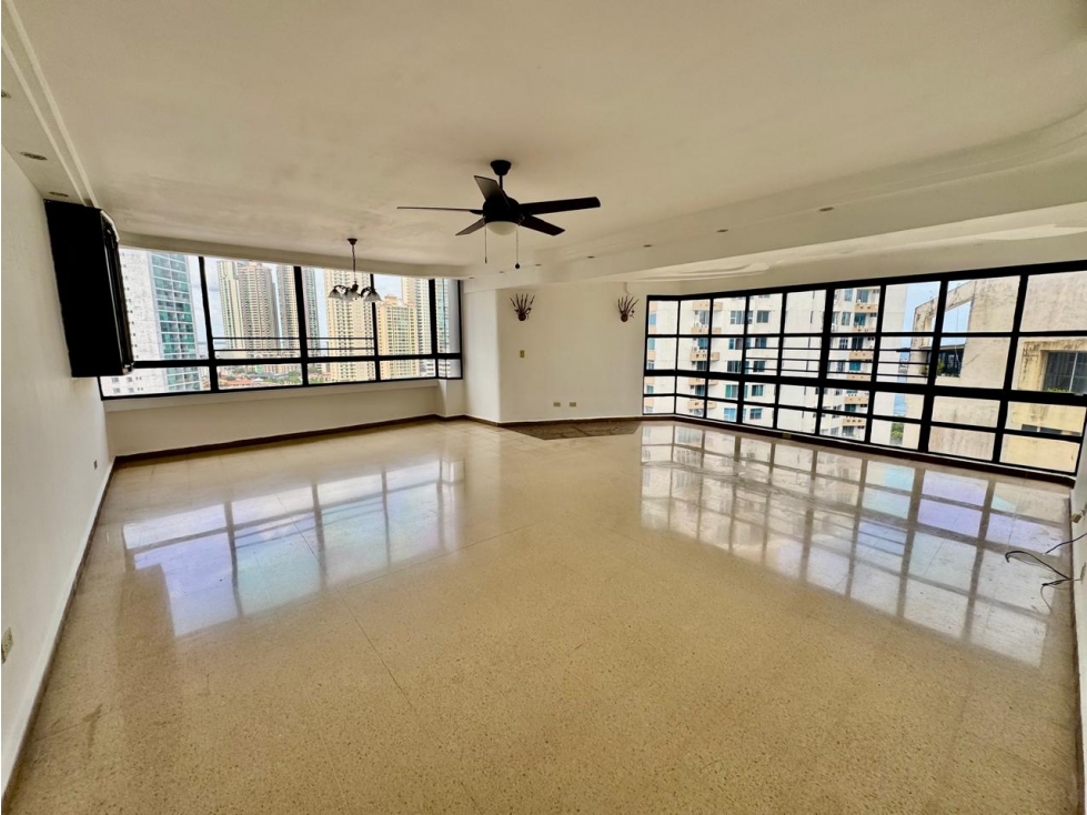 Venta de amplio apartamento | Konkord, Paitilla.