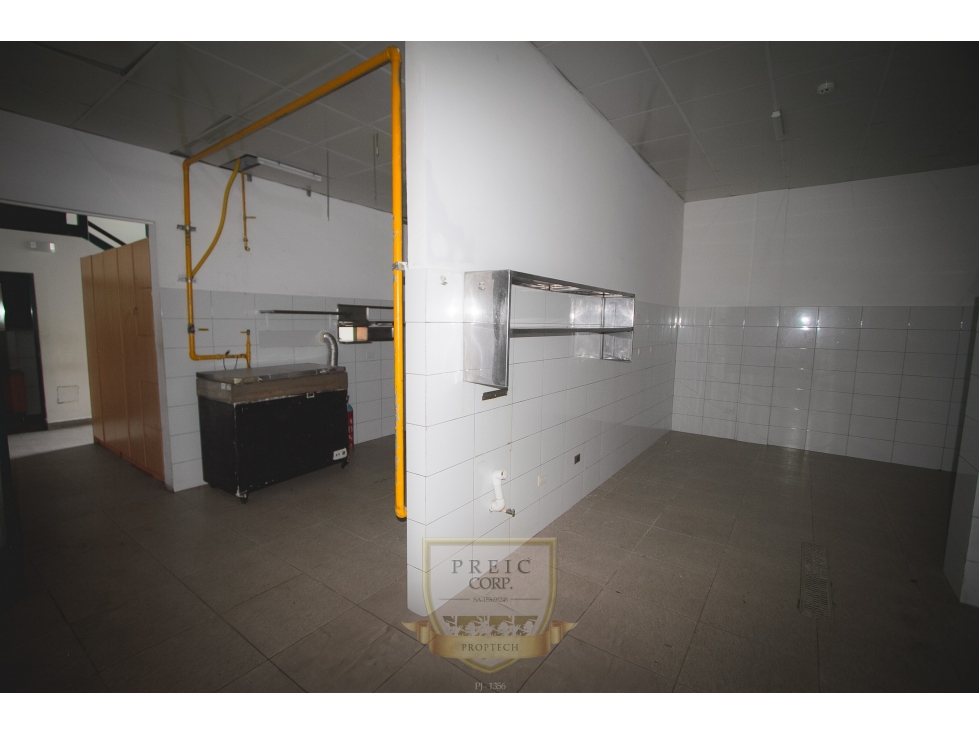 Alquilo local comercial en Plaza de San Francisco L.T - 4