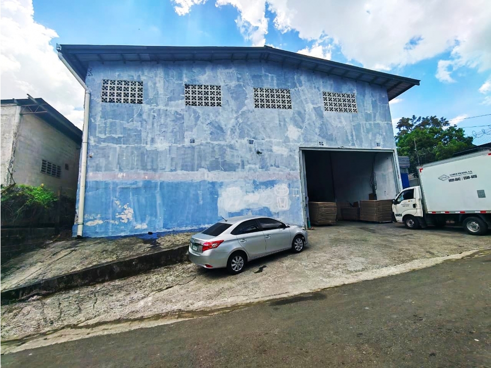 Galera en Venta en Pueblo Nuevo 800 m2 CT - 1