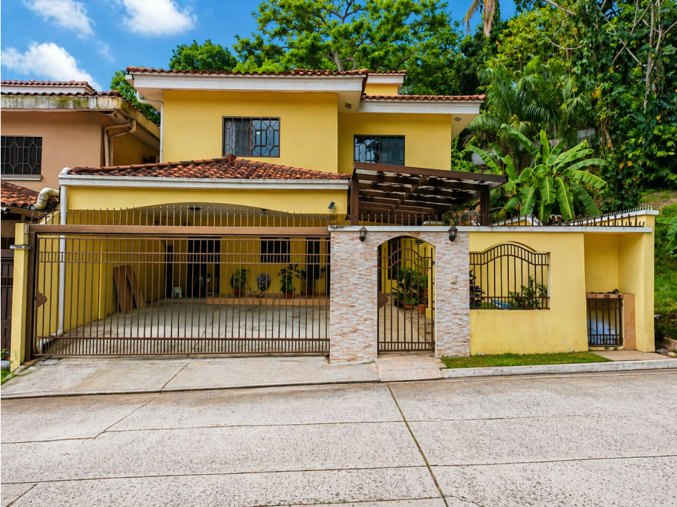 Casa en Venta en Ancón | Amplios espacios 348 m2 CT - 1