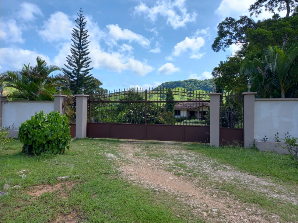 FINCA DE LUJO EN VENTA CON CASA Y ACCESO AL RÍO (C.P) - 1
