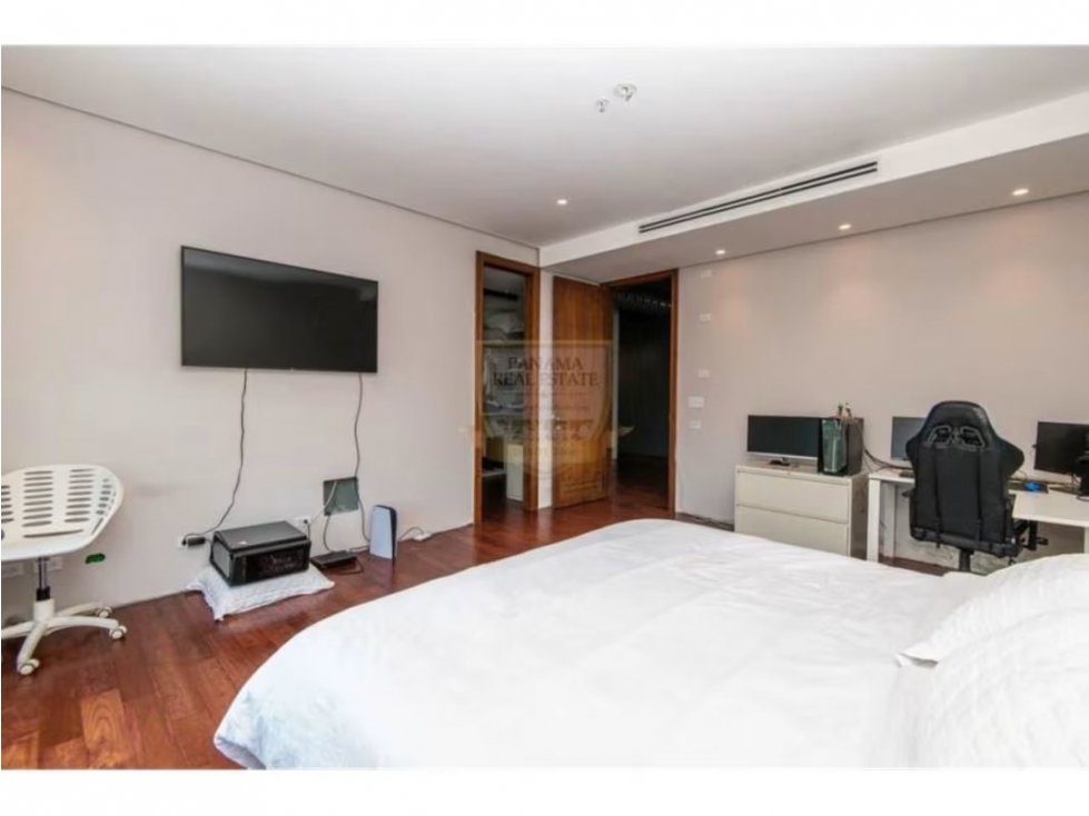 OPORTUNIDAD! REMODELADO - 583 MTS - 4 HABITACIONES - $1,700,000 DL - 3
