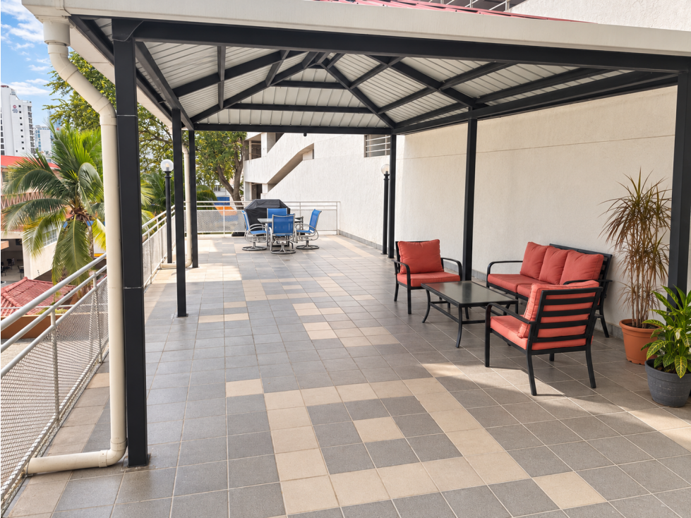 Amplio apartamento en venta en PH Doral Plaza El Carmen, Vía Grecia. — foto 4