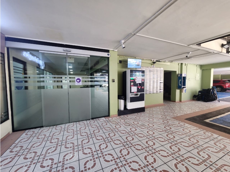 Oficina en Royal Center Marbella | 75 m² | 3 Cubículos AM — foto 4