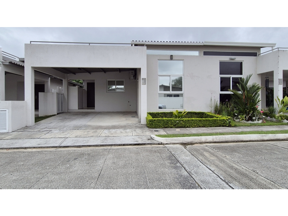 Venta de Casa en Costa sur PH Villa Sur L.T
