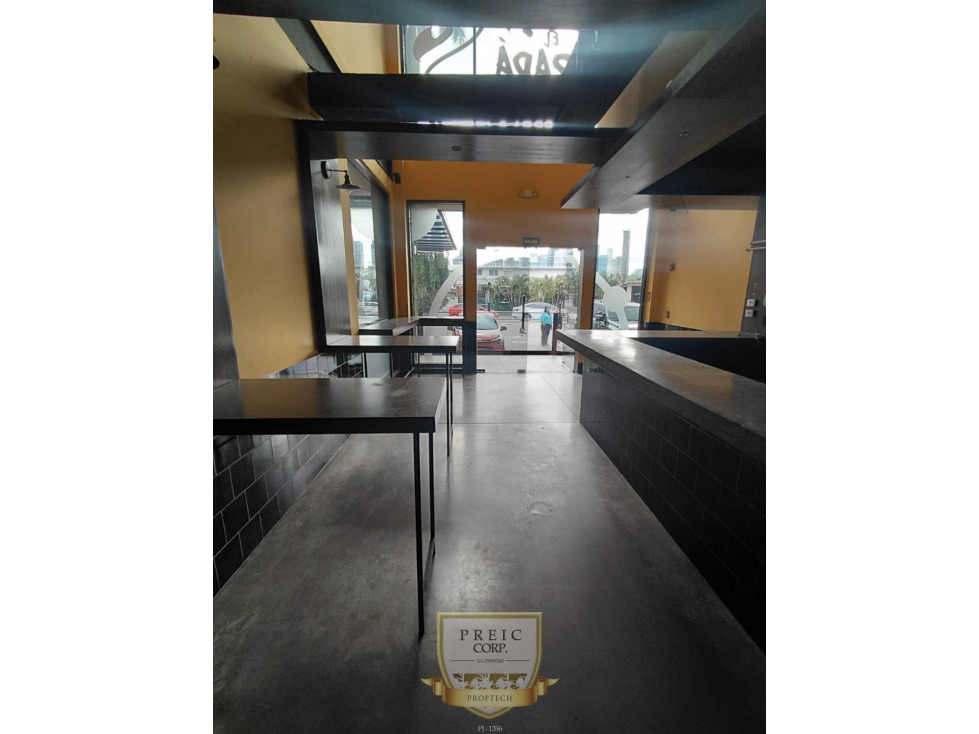 Alquilo local comercial en Plaza de San Francisco L.T