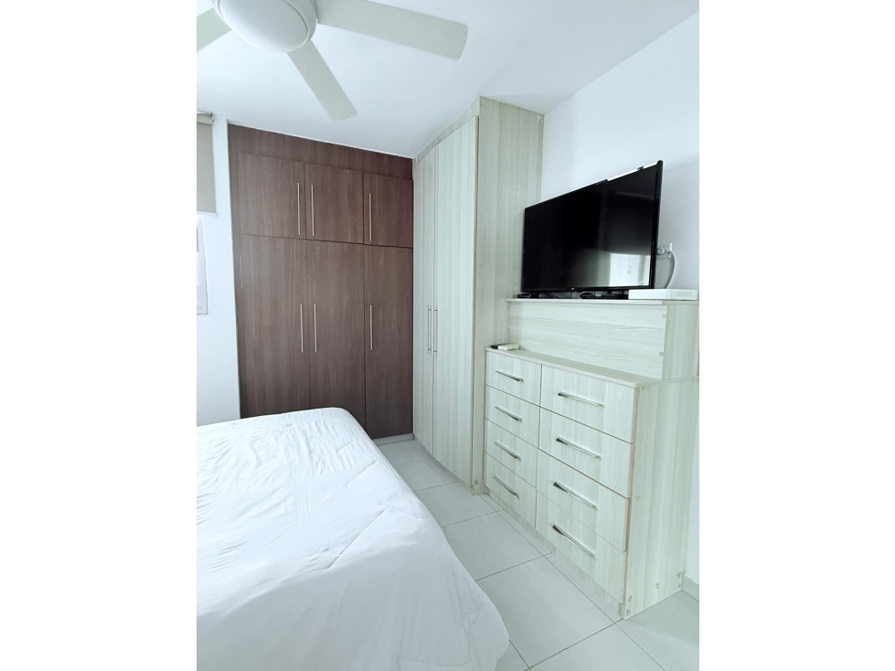Venta de Apartamento Amoblado en Ph Trinity Tower - 5