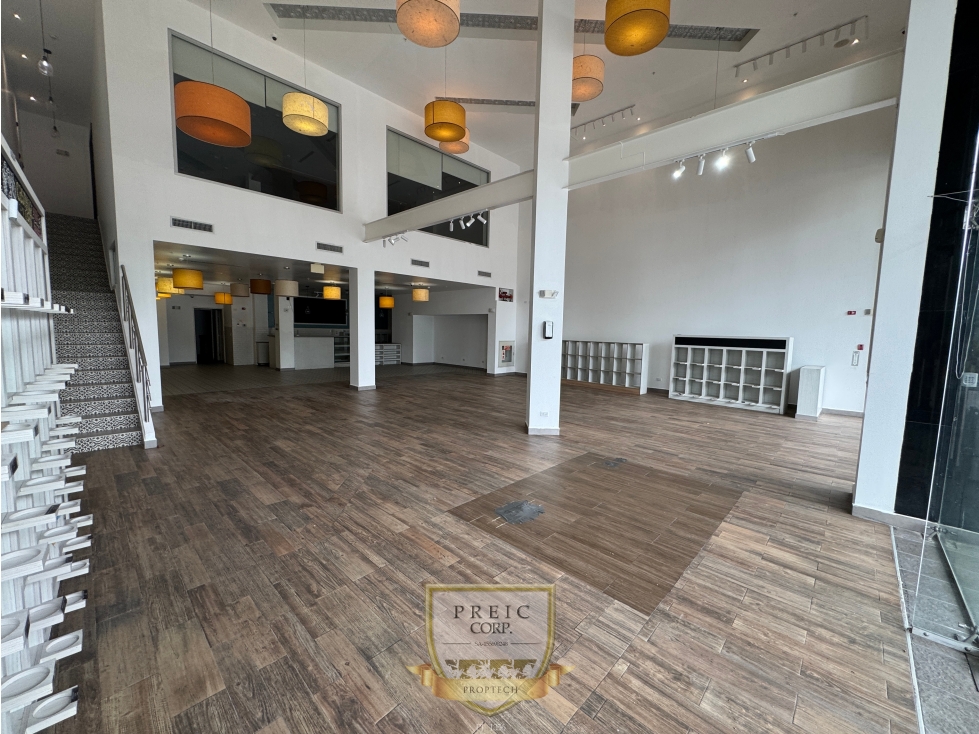 Alquilo local comercial en Plaza de Obarrio L.T - 3