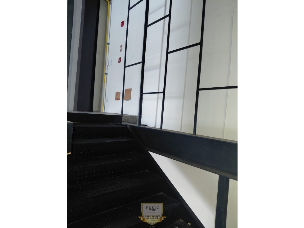 Alquilo local comercial en Plaza de San Francisco L.T - 5