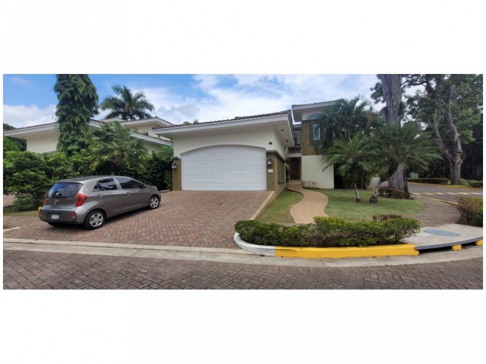 Villa Unifamiliar en Tucan Country Club - Amoblada