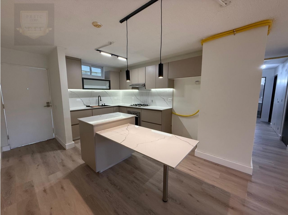 VENTA DE APARTAMENTO REMODELADO, ALTAMIRA GARDENS (MC)