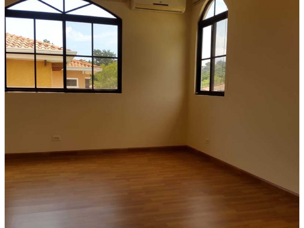 Casa en Venta / Clayton / Embassy Club ct - 3
