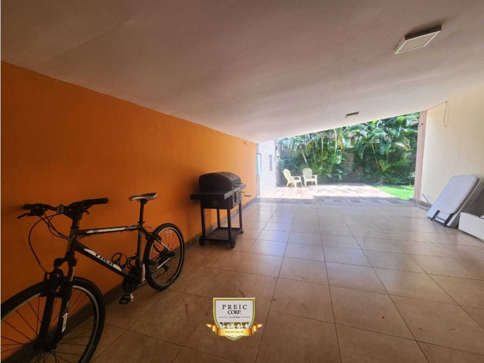 Oportunidad en PH Versalles: Casa de esquina remodelada $339,000 — foto 3