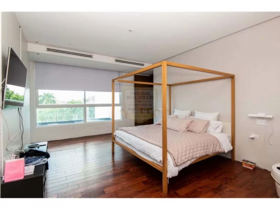 OPORTUNIDAD! REMODELADO - 583 MTS - 4 HABITACIONES - $1,700,000 DL - 4