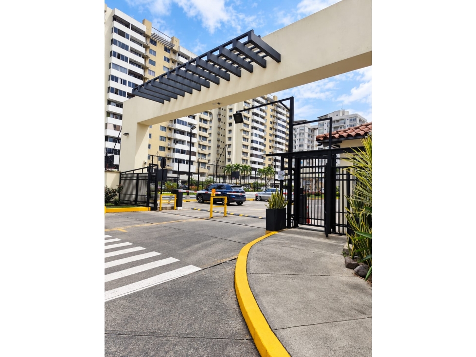 APARTAMENTO EN VENTA | TORRES DE VÍA ESPAÑA A.A - 2
