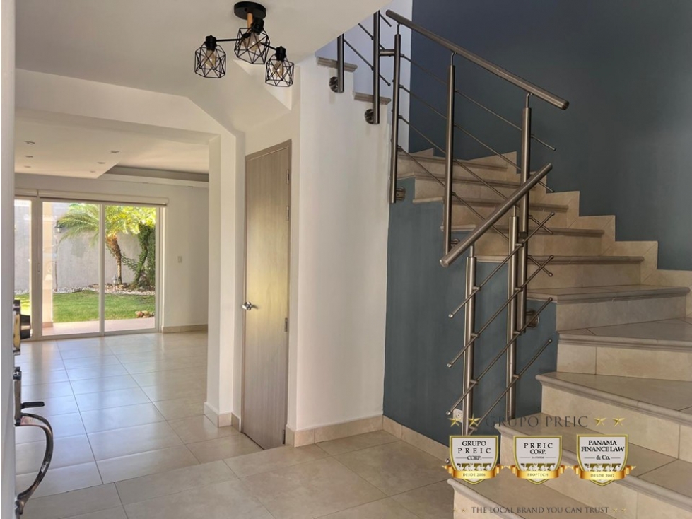 ALQUILER DE CASA VERSALLES MODELO LYON - 2