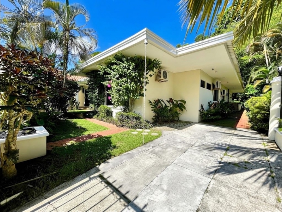 ALQUILER DE AMPLIA CASA CON PISCINA, ALBROOK (MC) — foto 2
