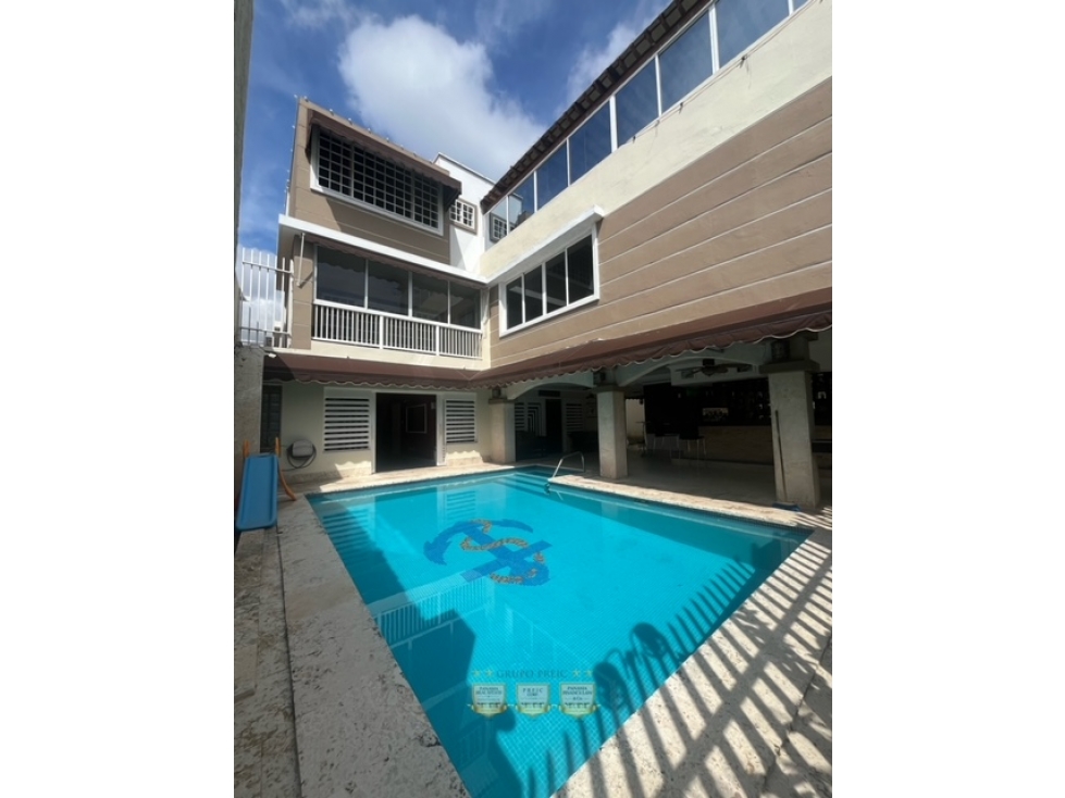 Venta casa en Brisas del Golf con Piscina