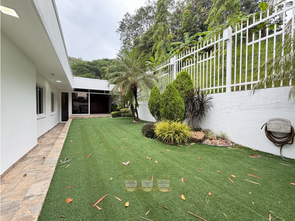 VENTA DE CASA EN BRISAS DEL GOLF REMODELADA — foto 3