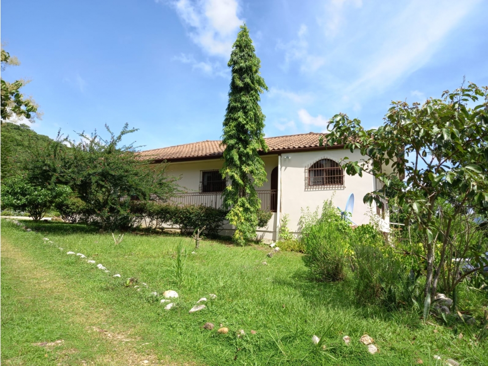 FINCA DE LUJO EN VENTA CON CASA Y ACCESO AL RÍO (C.P) - 2