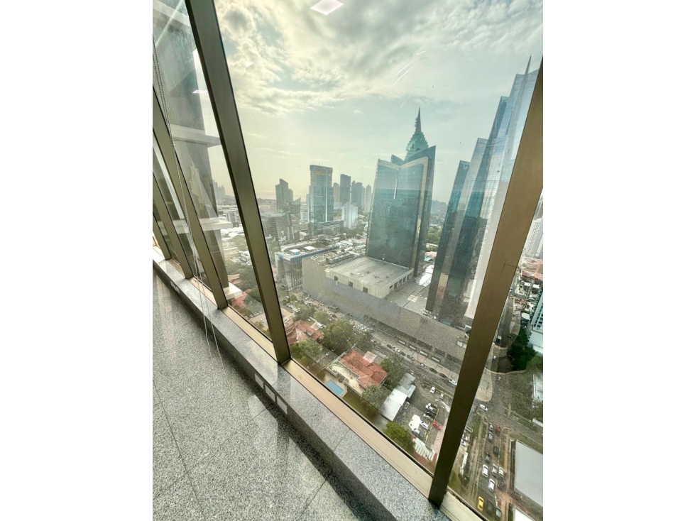 Alquiler y venta de amplia oficina | Twist Tower, Obarrio - 4