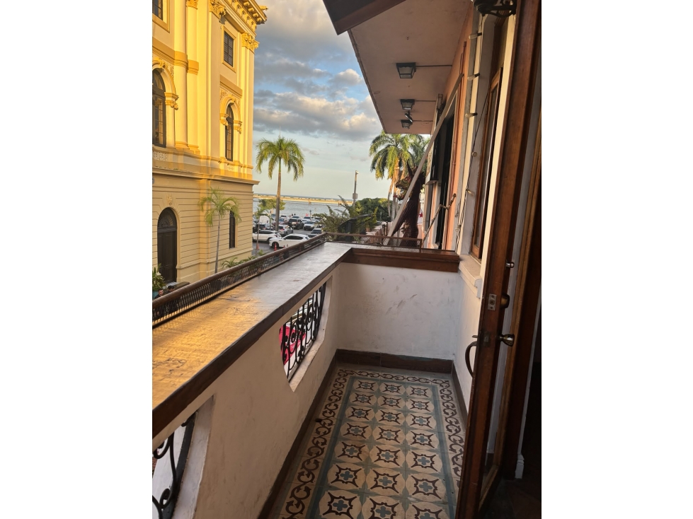 SE ALQUILA LOCAL EN CASCO VIEJO - 3