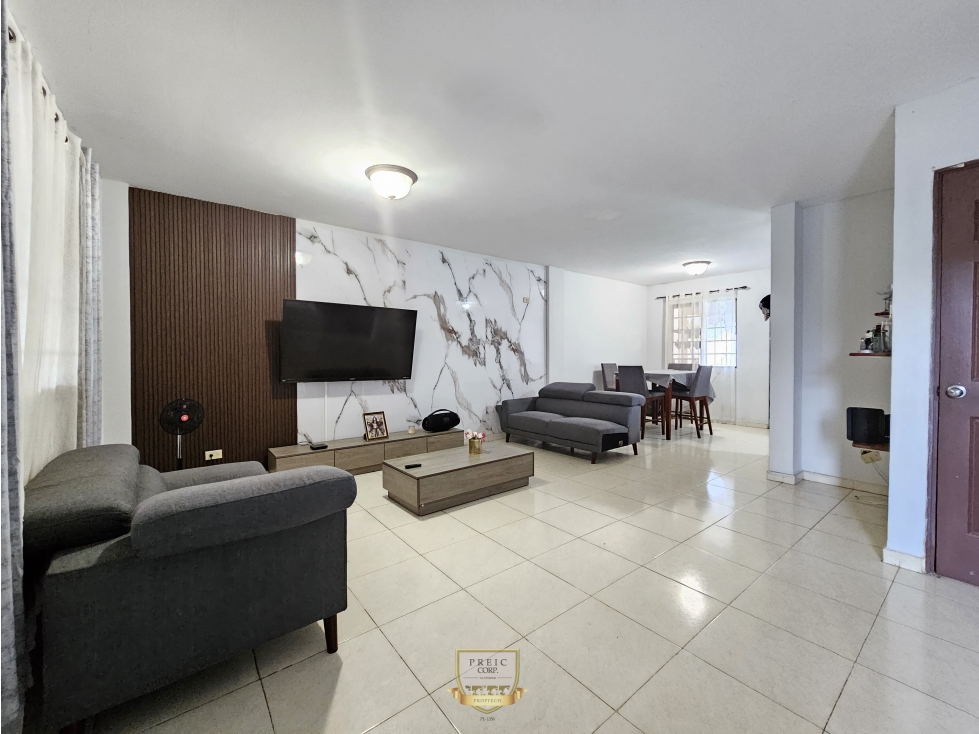 Casa en Venta en P.H. Quintas del Lago, Las Cumbres, Panamá Norte. ER
