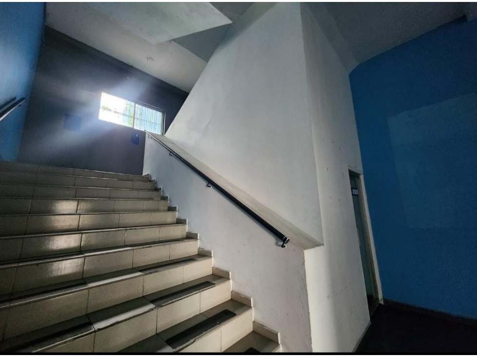 VENTA DE EDIFICIO CON TERRENO AL LADO DEL METRO 12 DE OCTUBRE — foto 4