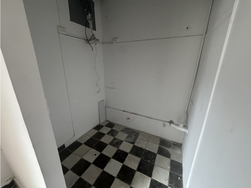 Alquilo local comercial en San Francisco L.T — foto 4