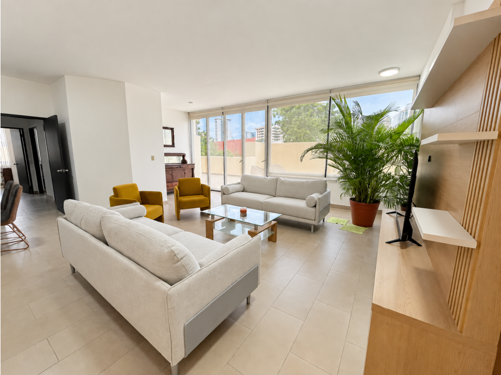 Venta de Apartamento con Amplia Terraza PH Buganvilla, Calle 50 — foto 2