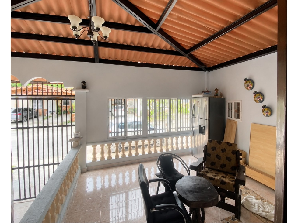 CASA EN VENTA EN CUMBRE NORTE CON PATIO Y GAZEBO (C.P) — foto 2