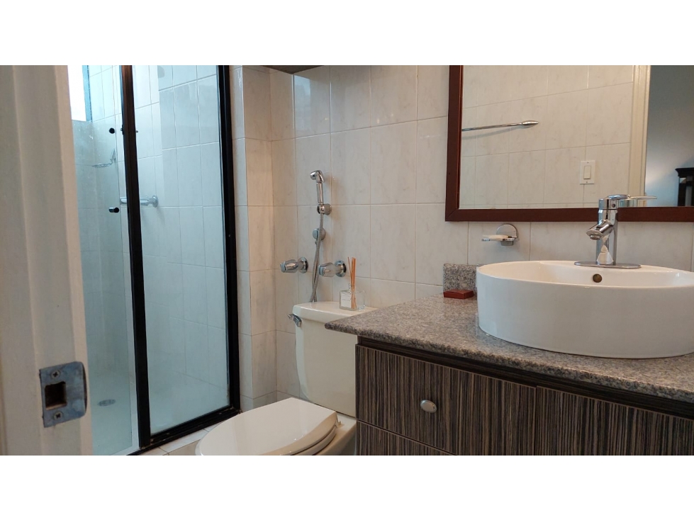 SE ALQUILA APARTAMENTO AMOBLADO EN MARBELLA — foto 5