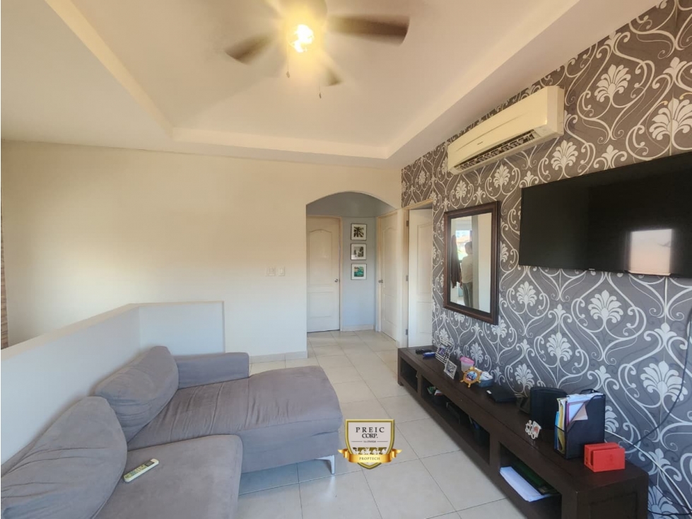 Oportunidad en PH Versalles: Casa de esquina remodelada $339,000 — foto 5