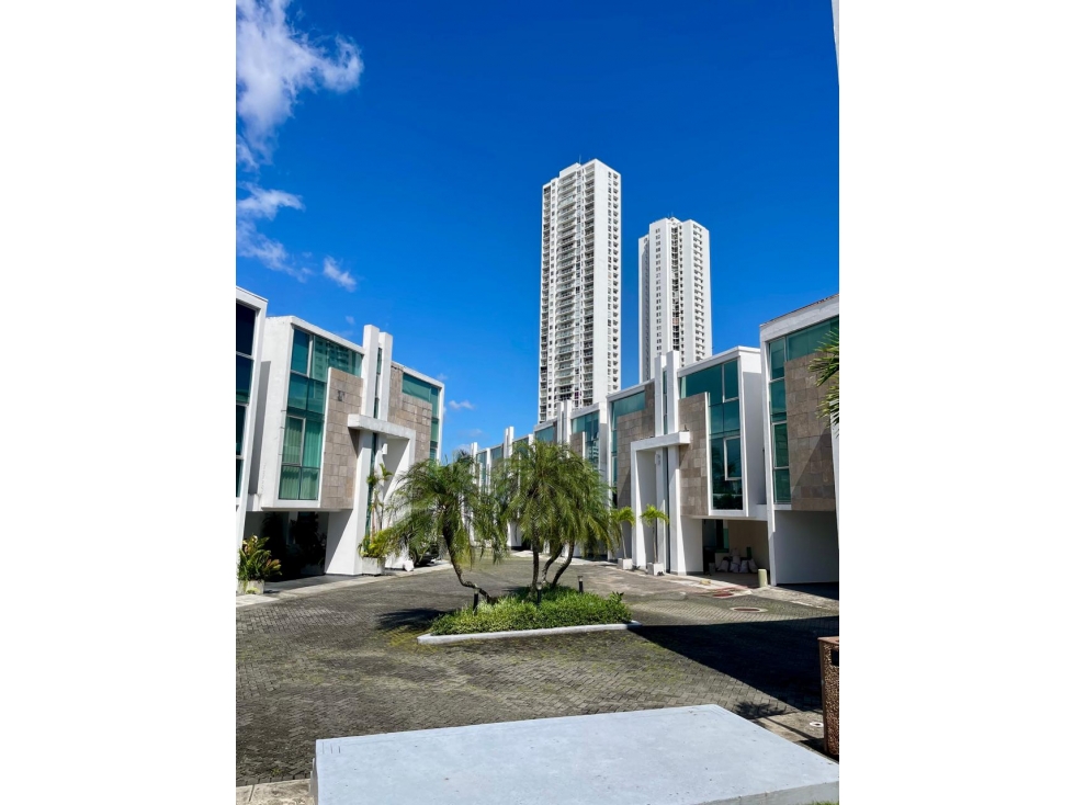 Venta de casa con paneles solares en Altos del Golf. VC — foto 3