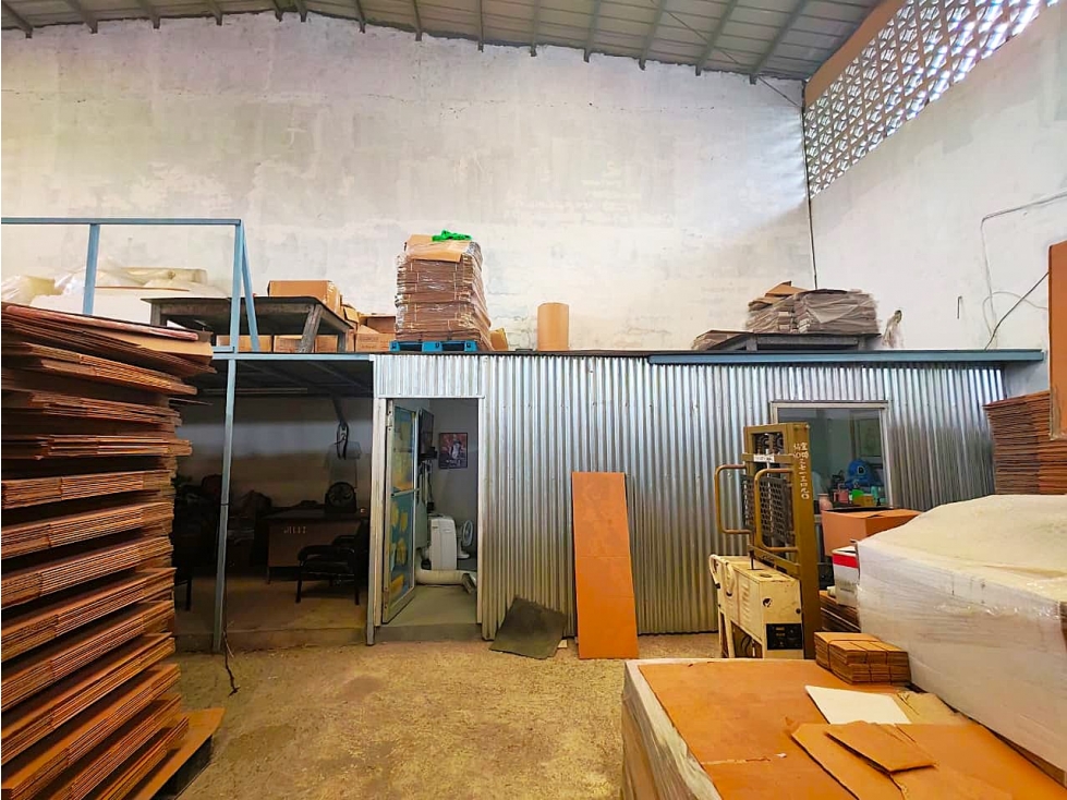 Galera en Venta en Pueblo Nuevo 800 m2 CT - 6
