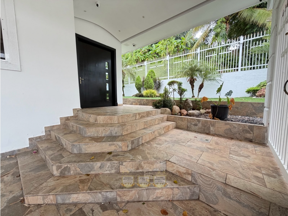 VENTA DE CASA EN BRISAS DEL GOLF REMODELADA — foto 5