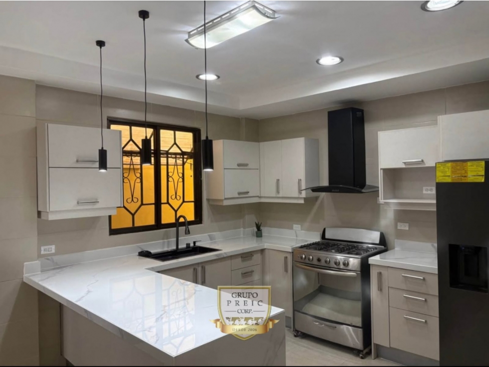 RESIDENCIA EXCLUSIVA EN ANCÓN CERCA DE ALBROOK RODEADA DE NATURALEZA — foto 2
