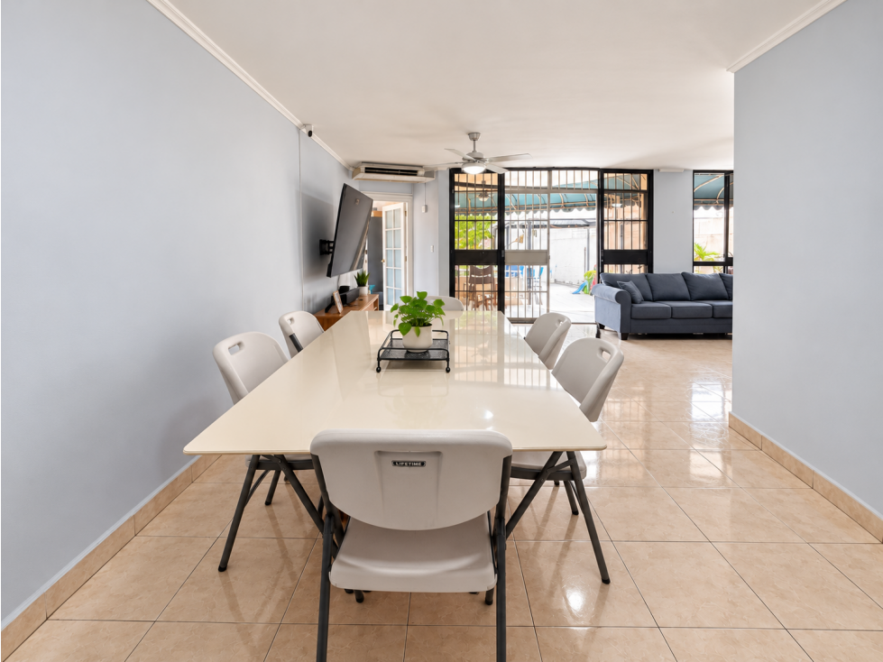Amplio apartamento en venta en PH Doral Plaza El Carmen, Vía Grecia. — foto 2