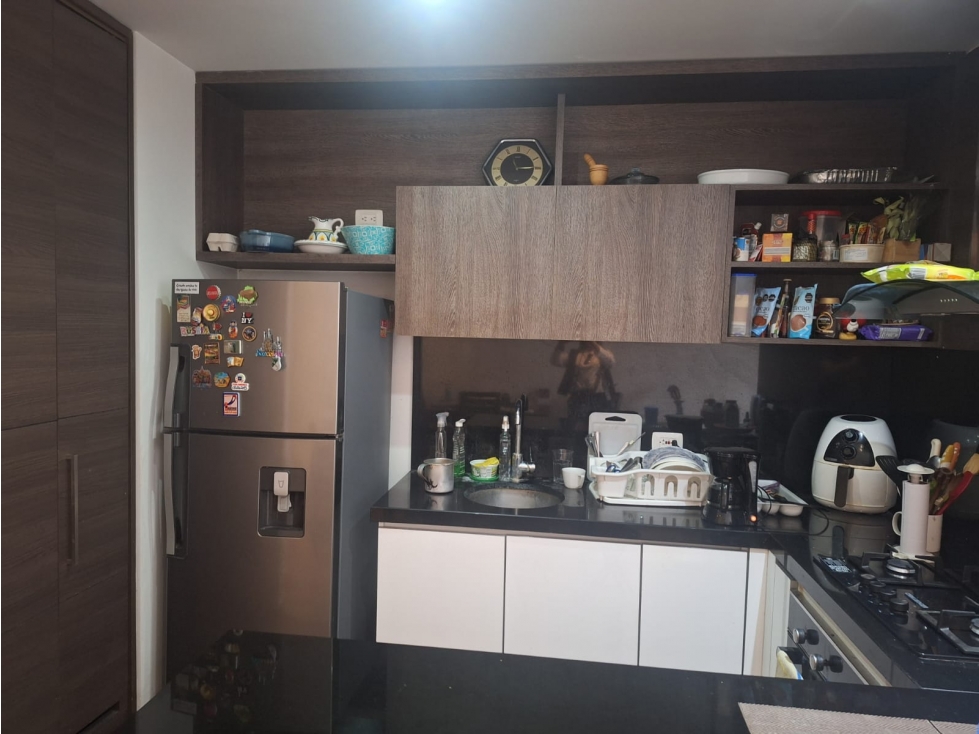 Vendo Iluminado y lindo Apartamento La Calleja Alta — foto 4