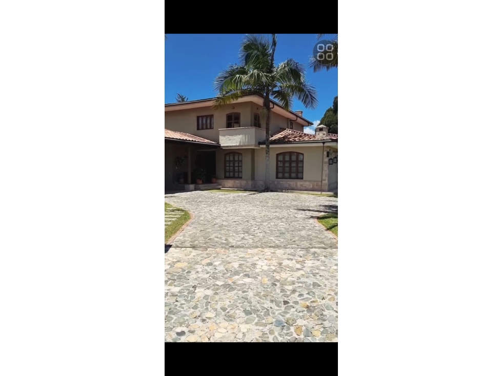 VENDO CASA EN LLANOGRANDE ANTIOQUIA