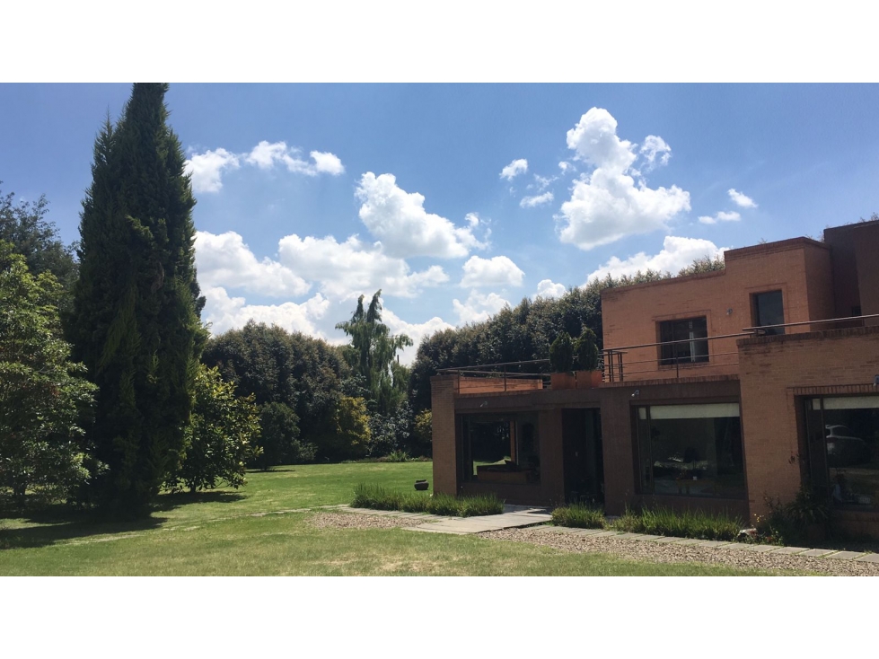 VENDO HERMOSA CASA EN COTA