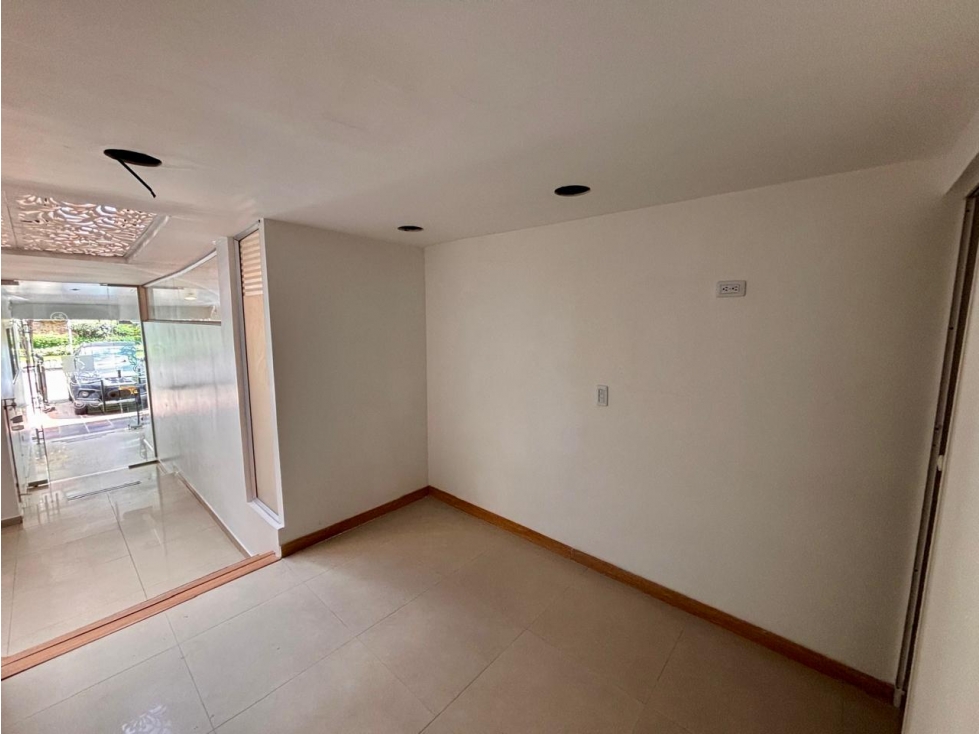 Arriendo Local/Consultorio dentro de Spa Calle 122