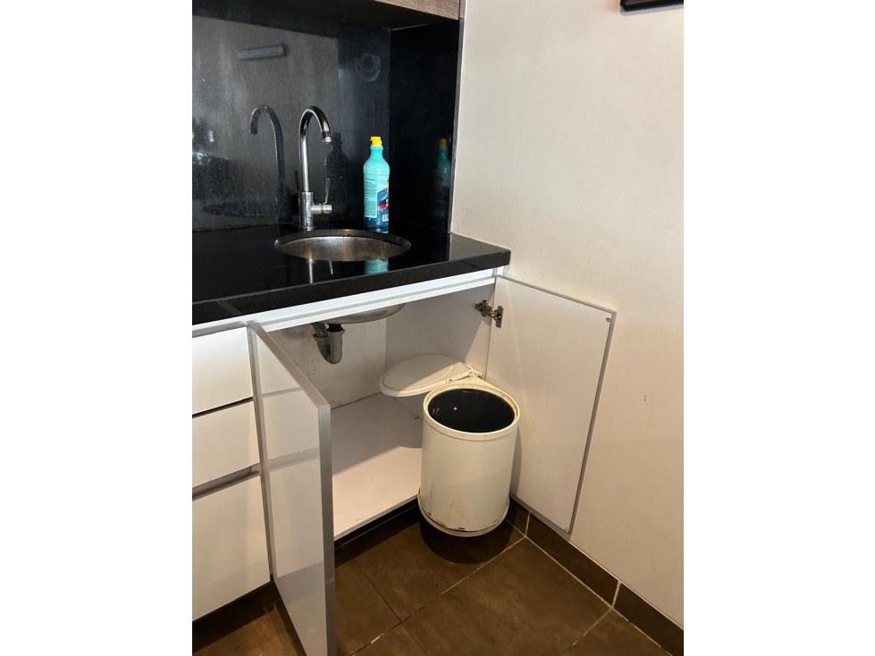 Vendo Lindo Apartamento Iluminado La Calleja Alta — foto 3