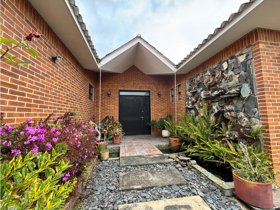 VENTA DE LINDA CASA EN CAJICA / CONJUNTO CERRADO